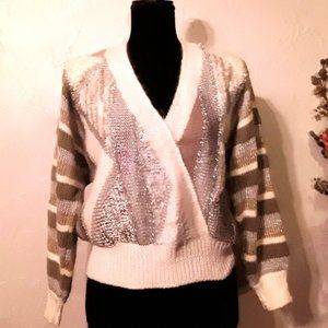 NEW Ginenne wool/angora classic women's sweater: Women's Medium